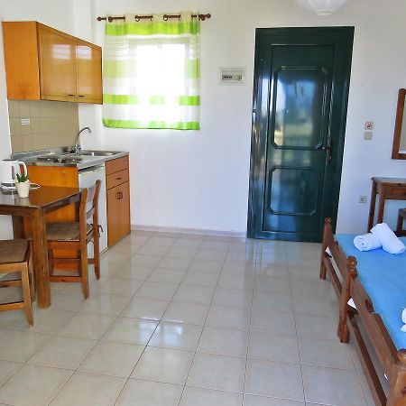 Debby Apartments Ялисос Екстериор снимка