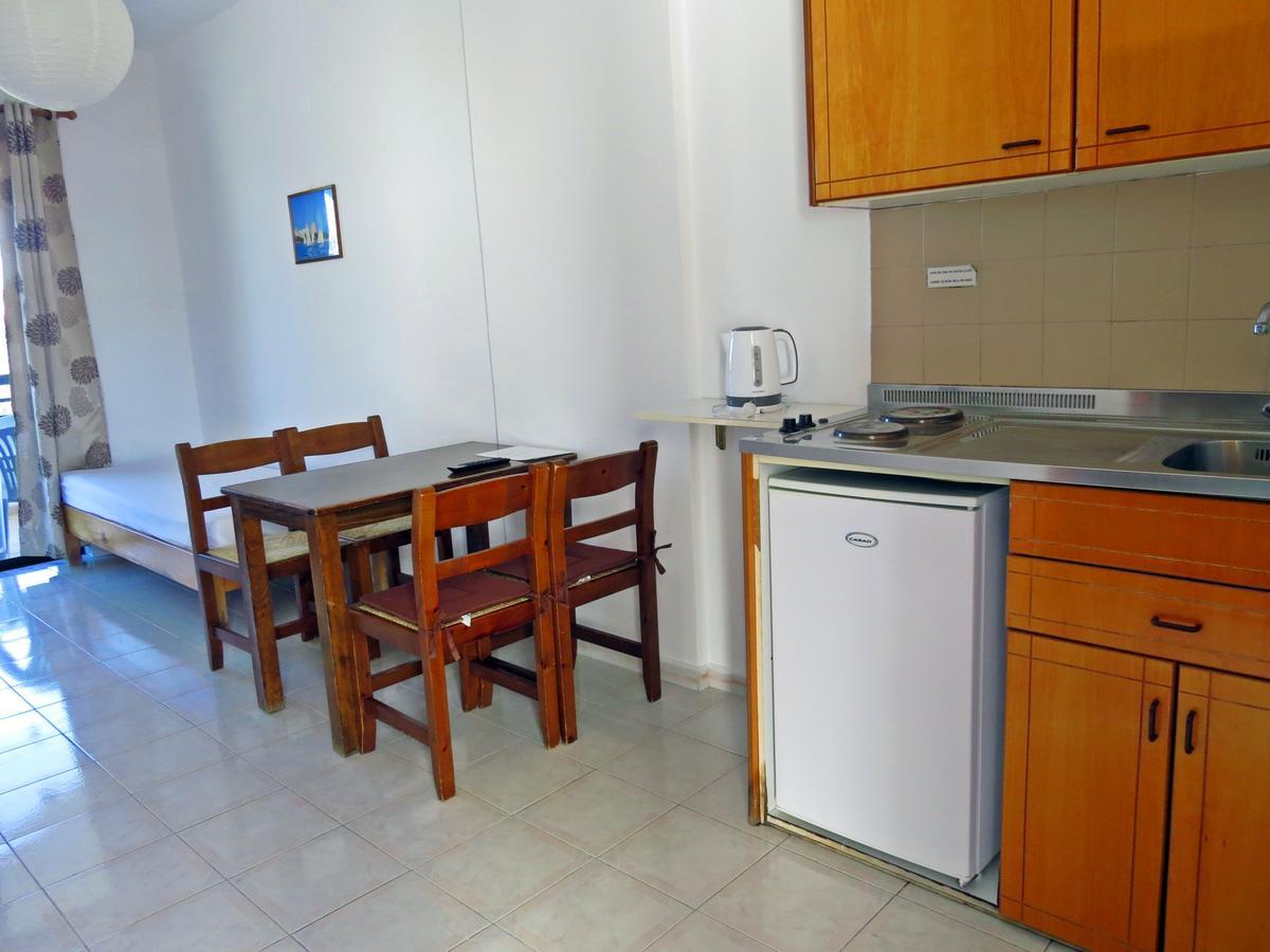 Debby Apartments Ялисос Екстериор снимка