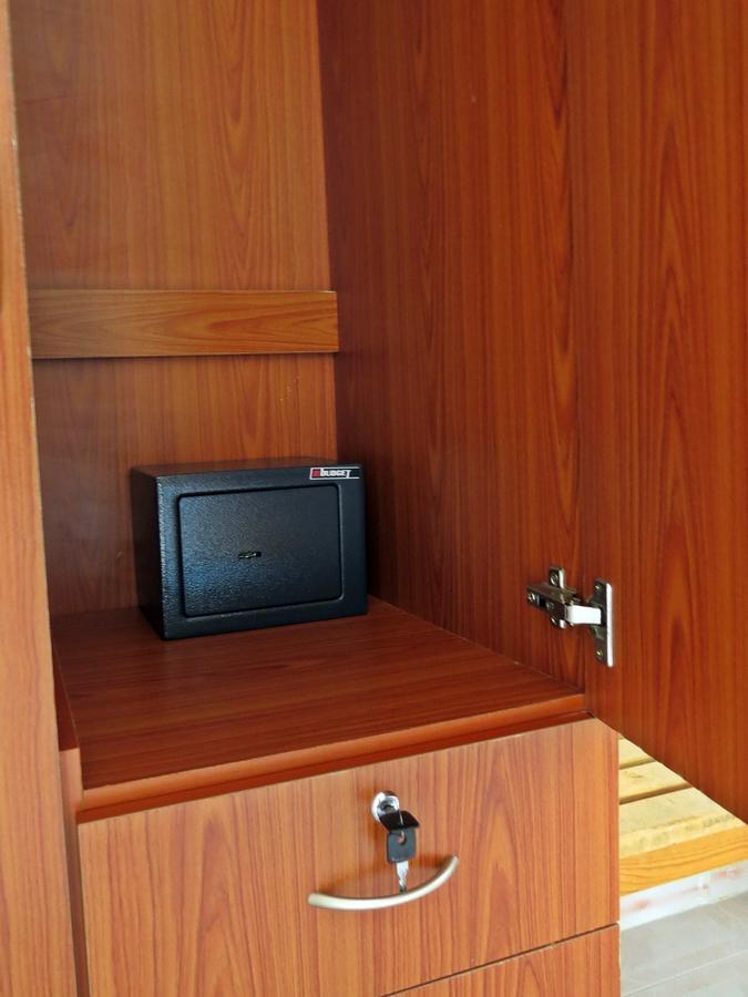 Debby Apartments Ялисос Екстериор снимка