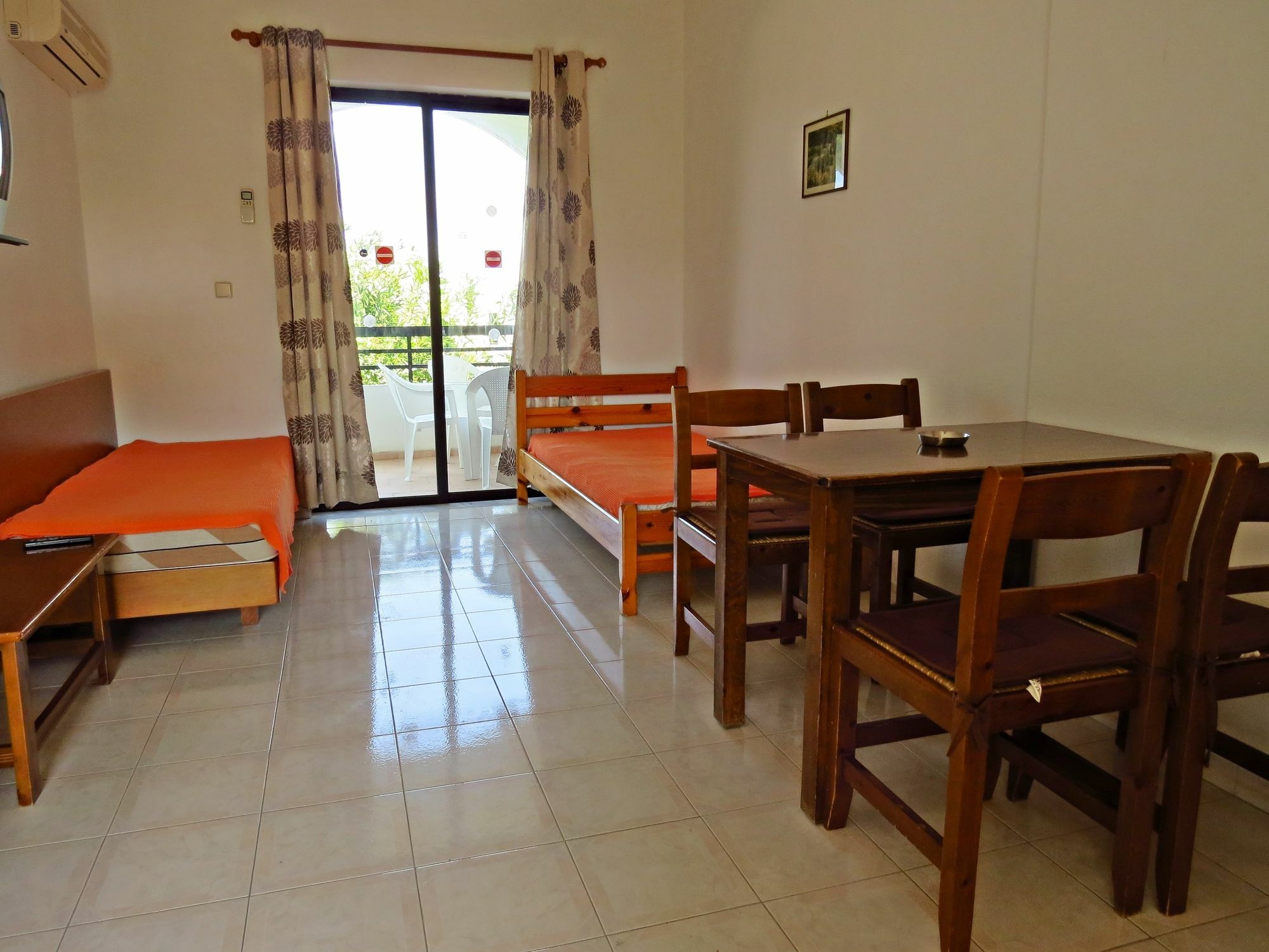 Debby Apartments Ялисос Екстериор снимка