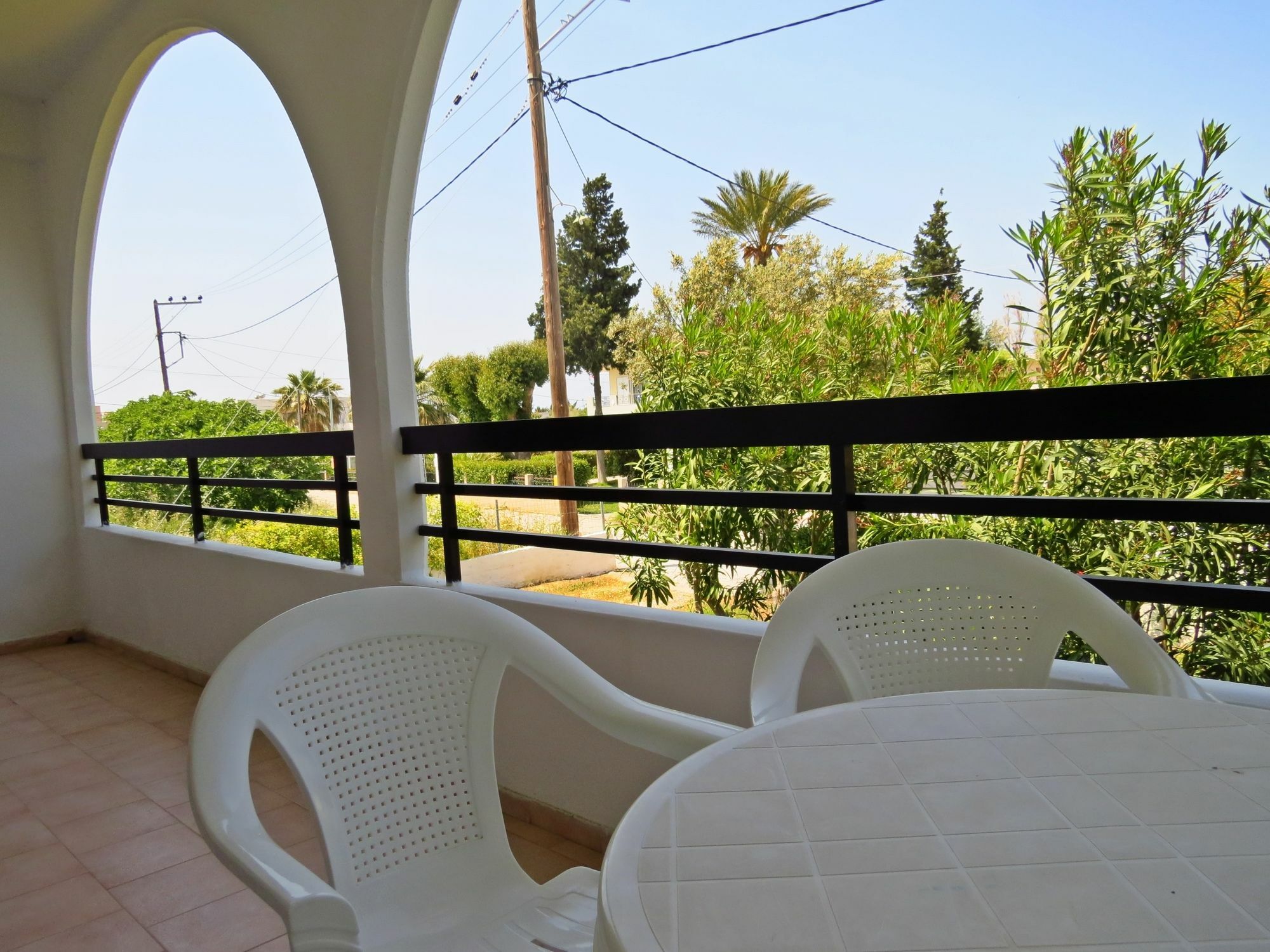 Debby Apartments Ялисос Екстериор снимка