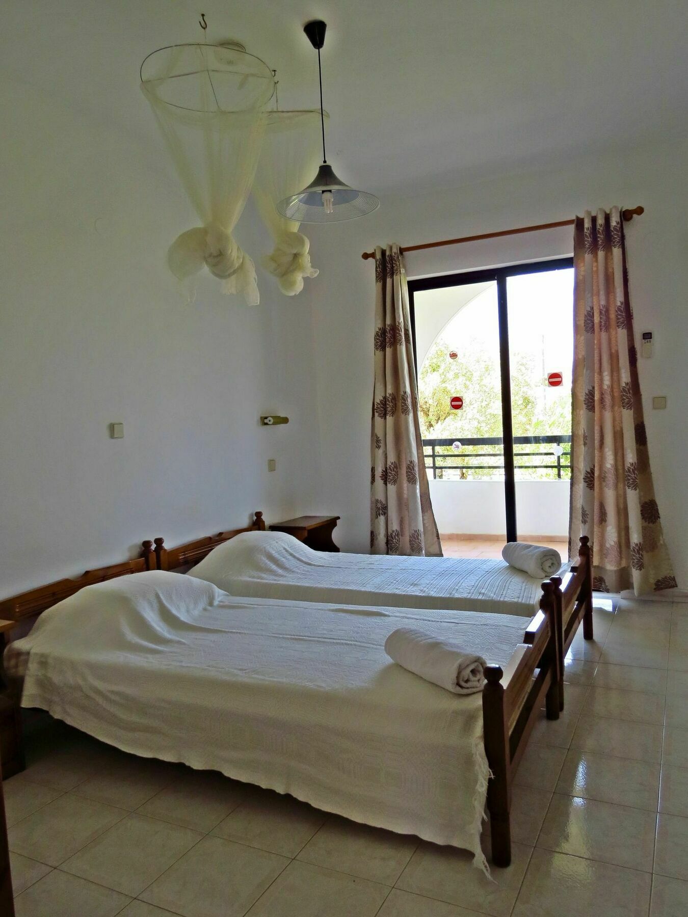 Debby Apartments Ялисос Екстериор снимка